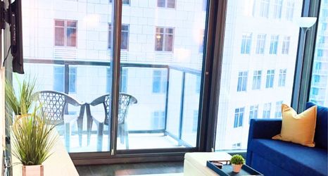 Others 2 Stunning City Views and Year-Round Pool - Elegant Highrise Oasis