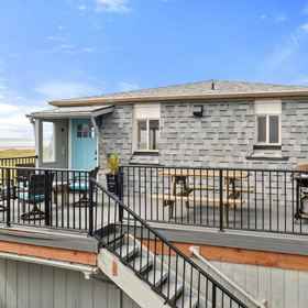 Hotel Exterior 1 Dine on the Deck and Experience Amazing Views - Stunning Coastal Haven, Washington Hotels