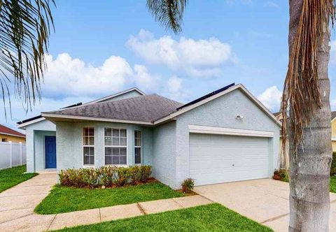 Others Enclosed Pool and Spacious Living Areas - Stunning Retreat