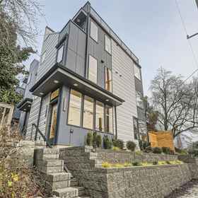 Hotel Exterior 1 Rooftop Patio and Spectacular City Skyline Views - Elegant Urban Haven, Seattle Public Library Hotels