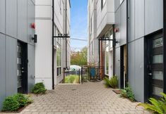 Others 4 Cozy Space with Convenient Access to Downtown - Charming Getaway