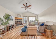 Others 4 Cozy Retreat - Fireplace, Kitchen, Beach Access, Games