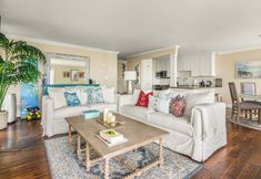 อื่นๆ 6 Oceanfront Access and Breathtaking Views - Elegant Coastal Oasis