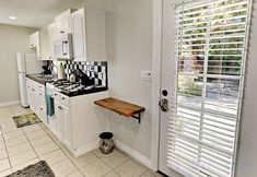 อื่นๆ 6 Private Deck with Jacuzzi and Outdoor Kitchen - Stunning Cottage Retreat