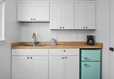 Others 7 Beachfront Location with Kitchenette Amenities - Stylish Oasis