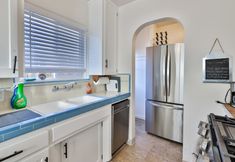 Others 2 Charming Cottage with Private Patio and Dedicated Parking - Inviting Retreat