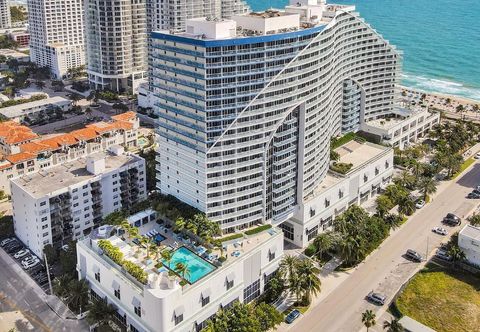 Others Private Balcony and Access to Residential Pool - Stunning Coastal Escape