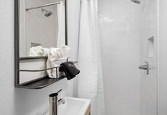 Others 3 Beachfront Location with Kitchenette Amenities - Stylish Oasis