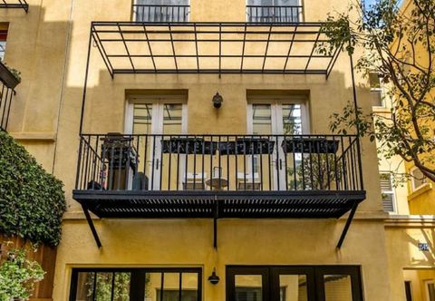 Others Rooftop Lounge and Cozy Accommodations - Stylish Urban Escape