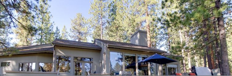 Lainnya Luxurious Home with Chef's Kitchen and Hot Tub - Elegant Golf Haven