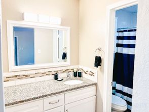 기타 4 Charming Getaway with Spacious Backyard and Modern Amenities - Delightful Retreat