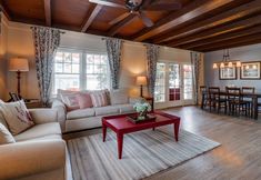 Others 2 Spacious Yard and Modern Units - Charming Coastal Retreat