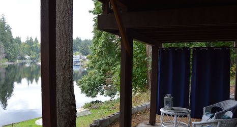 Others 2 Kayaks and Cozy Fireplace - Elegant Waterfront Escape