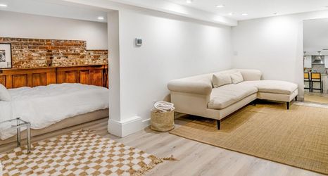 Others 2 Modern Queen Anne studio - full kitchen - one block to Kerry Park, near downtown