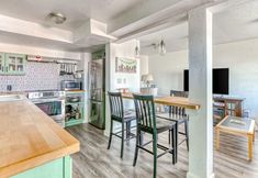 其他 5 Cake by the Ocean