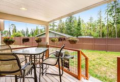 其他 5 Newer, dog-friendly home at the forest's edge with patio & WiFi - near downtown