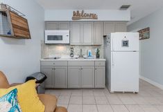 Lain-lain 4 Tropic Breeze Unit 12 Madeira Beach Second Floor