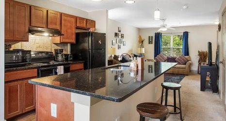 其他 2 Stunning City Views and Modern Amenities - Cozy Stylish Retreat