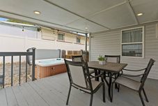 その他 Hot Tub and Theater Room Retreat - Charming Escape