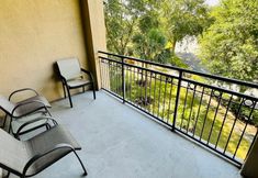 Others 5 Private Balcony and Heated Communal Pool - Charming Resort Retreat