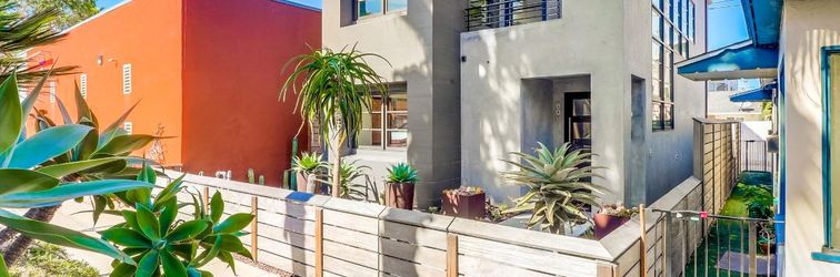 其他 Rooftop Patio and Custom Home Design - Stunning Architectural Haven