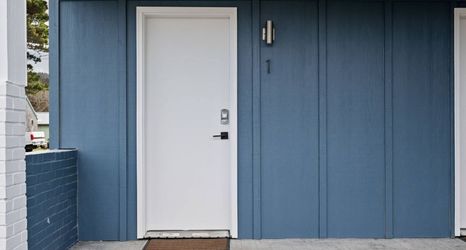 Others 2 Beachfront Location with Kitchenette Amenities - Stylish Oasis