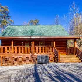 Logo 1 Cozy Cabin with Hot Tub and Game Room - Inviting Mountain Retreat, 햇필드 앤 매코이 디너 쇼 호텔