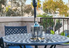 Others 6 Steps to Beach and Outdoor Dining Oasis - Stunning Coastal Escape