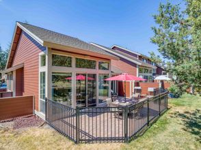 Others 4 Stylish Townhome with Outdoor Patio and Spa Tub - Inviting Escape