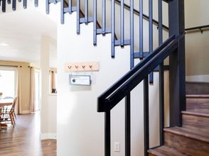 Others 4 Spacious Family Retreat with Hot Tub and Scenic Views - Charming Getaway