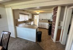 其他 5 Backyard Oasis with Hot Tub and Seasonal Pool - Exquisite Retreat