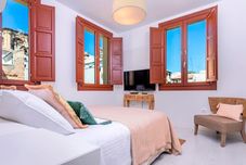 Others Stunning 2-bedroom apartment near Cathedral. Zacatin 303