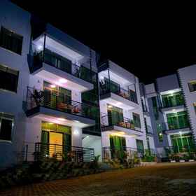 Hotel Exterior13 Bedroom Family Apartment,Busiiro飯店