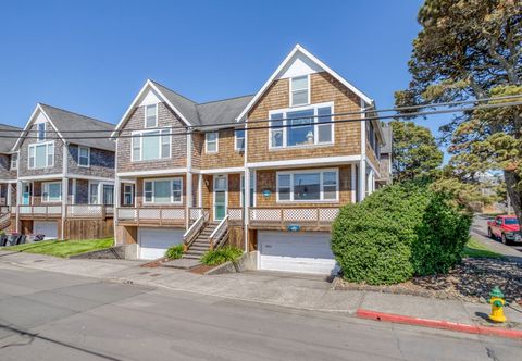 Others Cozy Gathering Space and Sparkling Amenities - Charming Seaside Haven