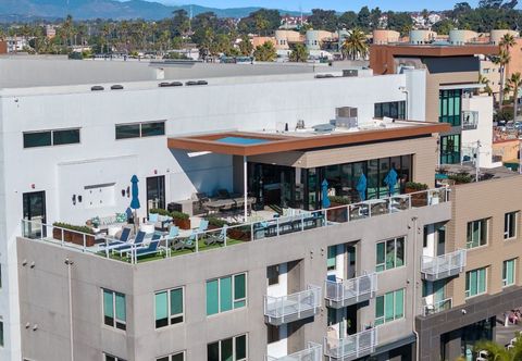 Others Private Balcony and Beach Equipment Included - Stylish Coastal Retreat