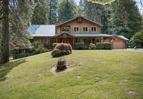 Others Picturesque Retreat with Game Room and Hot Tub - Cozy Escape