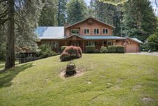 Others Picturesque Retreat with Game Room and Hot Tub - Cozy Escape