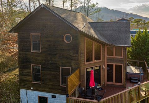 Others Hot Tub and Cozy Fireplace - Inviting Mountain Hideaway