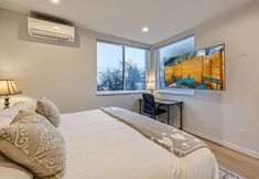 Lainnya 3 Rooftop Patio and Spectacular City Skyline Views - Elegant Urban Haven