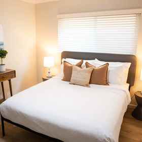 Logo1Chic San Diego Apartment with Hot Tub & Workspace,圣地亚哥会议中心飯店