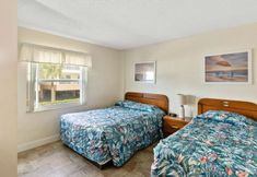 Others 7 Gulf View Balcony and Swimming Pool Access - Bright and Spacious Oasis