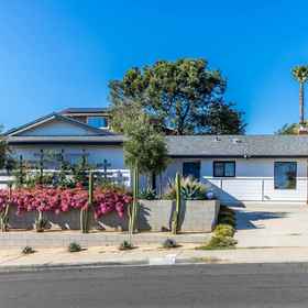 Logo1Modern Kitchen and Private Backyard Oasis - Charming Spacious Haven,圣地牙哥县飯店