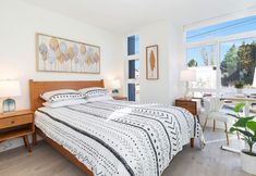 Others 6 Rooftop Deck and Cozy Living Space - Inviting Urban Sanctuary