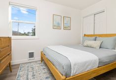 其他 4 Steps to Beach and Dining Delights - Charming Coastal Escape