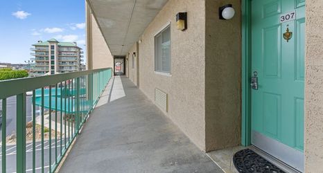 其他 2 Scenic Balcony and Refreshing Pool - Exquisite Contemporary Retreat