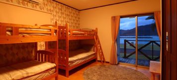 Lain-lain 3 Hamancyu — A Guesthouse with a View of the Ocean