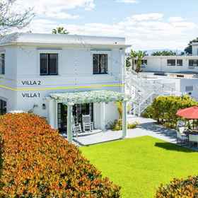 Hotel Exterior 1 Elegant Outdoor Dining and Designer Furnishings - Luxurious Beach Escape, Hotel Pusat Konvensyen San Diego