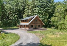 Lain-lain 3 Secluded Riverfront Access and Stunning Design - Exquisite Mountain Retreat