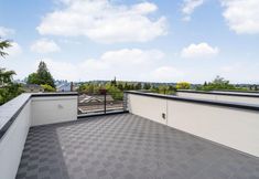 Others 3 Rooftop Patio, Smart TV, A/C, Fast Wifi - Stunning Urban Oasis