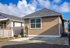 其他 4 Charming Cottage with Open Concept Living - Delightful Beach Retreat